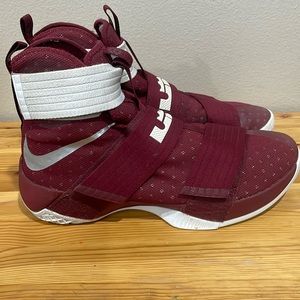 Lebron Soldier 10 basketball shoes